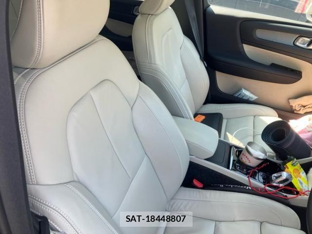 Volvo XC40 2021-10 4993394-10