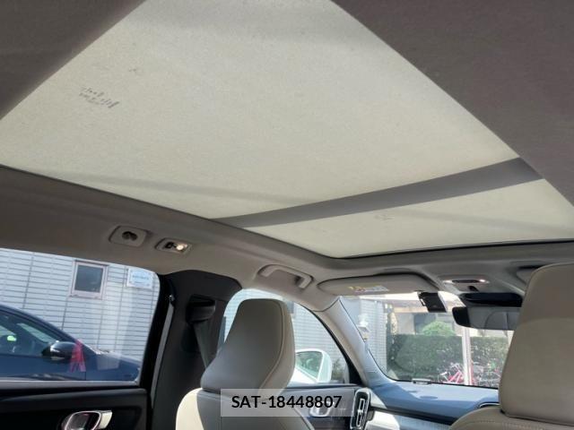 Volvo XC40 2021-10 4993394-12