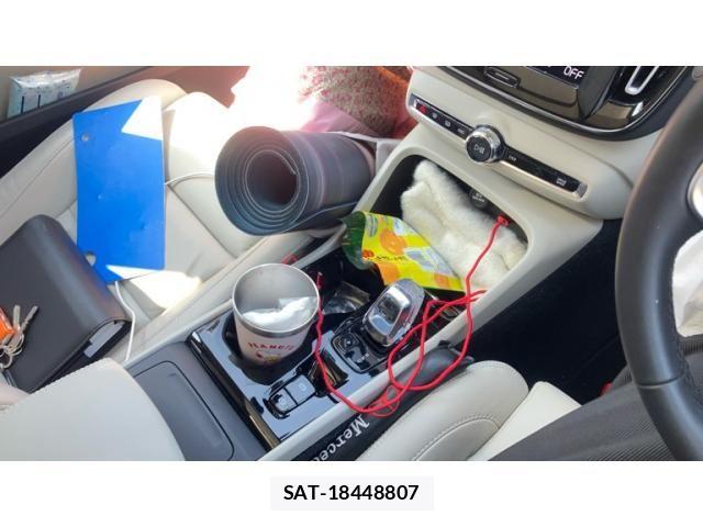 Volvo XC40 2021-10 4993394-18