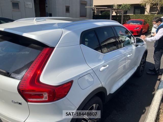 Volvo XC40 2021-10 4993394-4