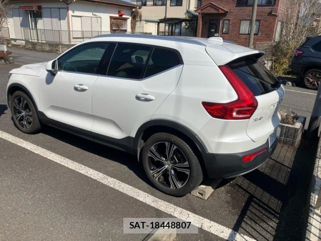 Volvo XC40 2021-10 4993394-5