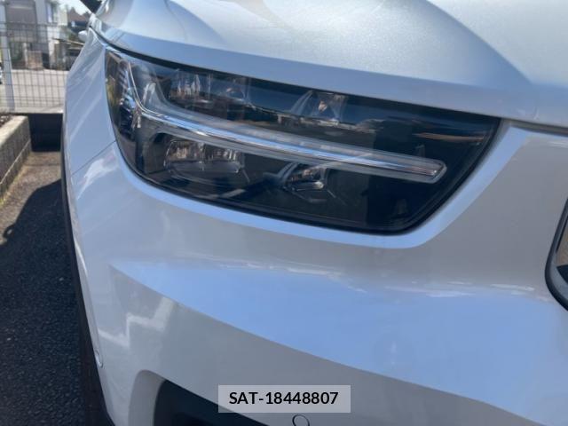 Volvo XC40 2021-10 4993394-6