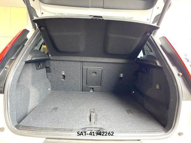 Volvo XC40 2018-12 5882219-13