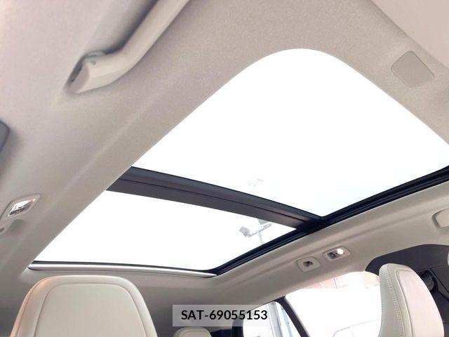 Volvo XC40 2021-06 5882200-5