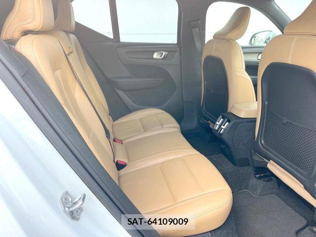 Volvo XC40 2019-05 5882217-9