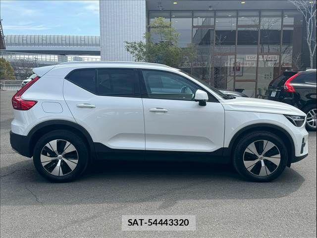 Volvo XC40 2024-10 5882204-14