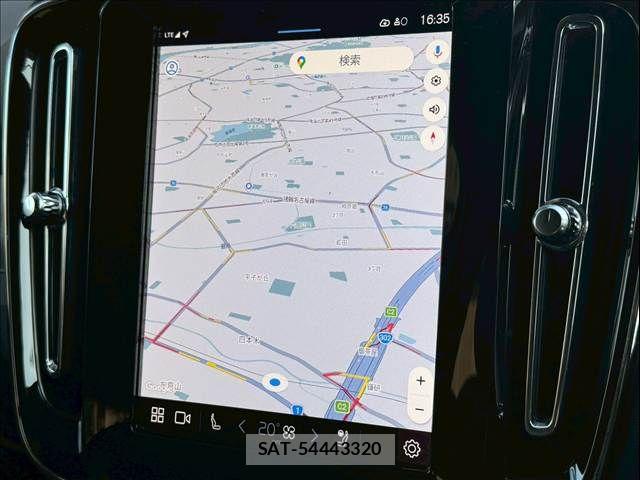 Volvo XC40 2024-10 5882204-3