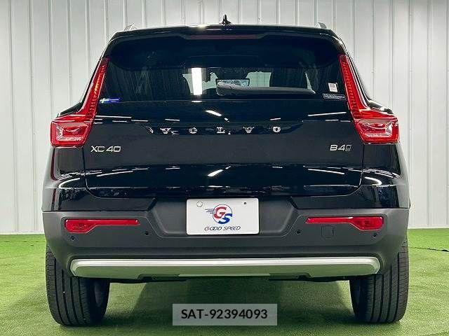 Volvo XC40 2025-03 5882197-13