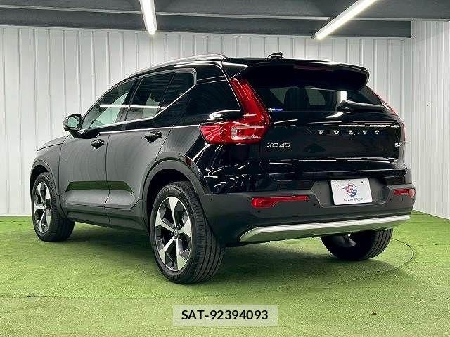 Volvo XC40 2025-03 5882197-16