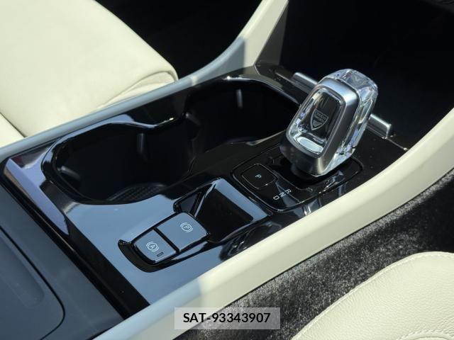Volvo XC40 2024-04 6504580-11