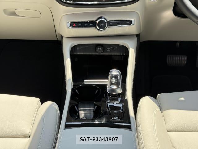 Volvo XC40 2024-04 6504580-14