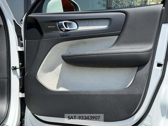 Volvo XC40 2024-04 6504580-19