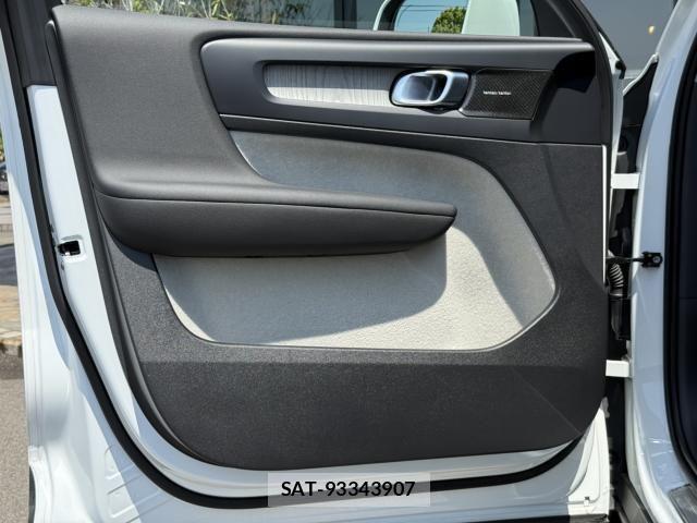 Volvo XC40 2024-04 6504580-21