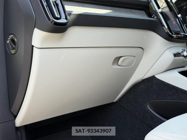 Volvo XC40 2024-04 6504580-23