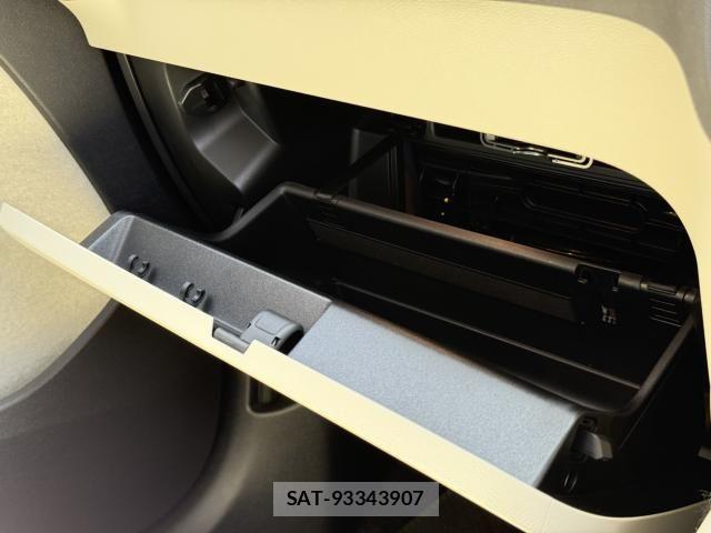 Volvo XC40 2024-04 6504580-27