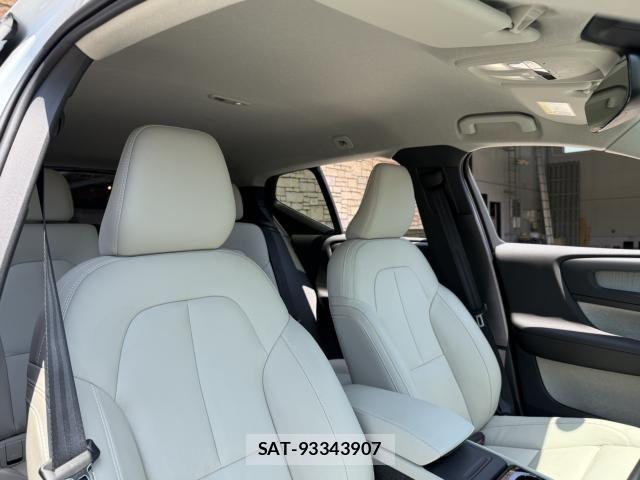 Volvo XC40 2024-04 6504580-4