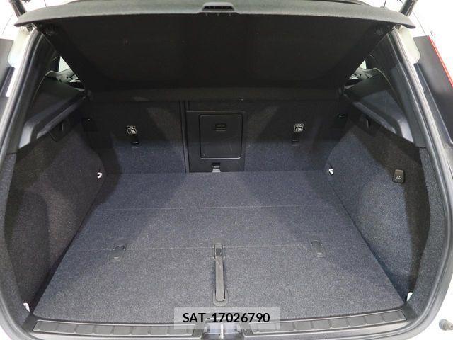 Volvo XC40 2021-08 6504595-13