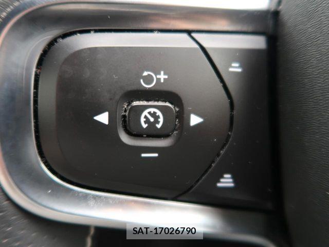 Volvo XC40 2021-08 6504595-5