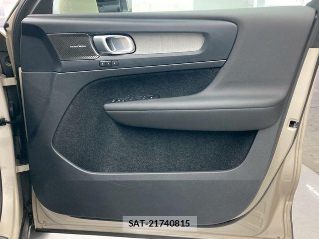 Volvo XC40 2025-01 6527957-17