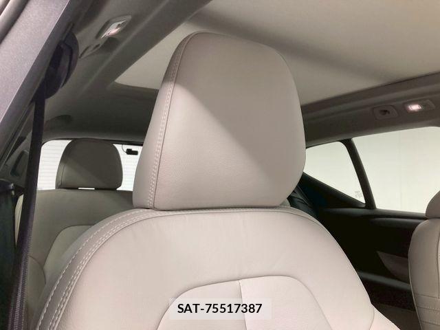Volvo XC40 2025-02 6615521-22