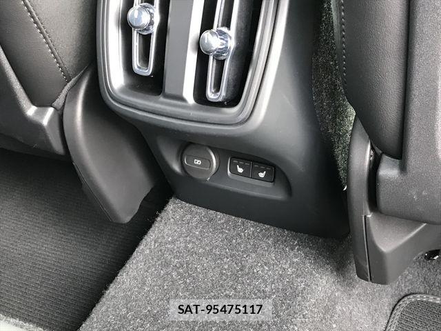 Volvo XC40 2021-05 6615526-24