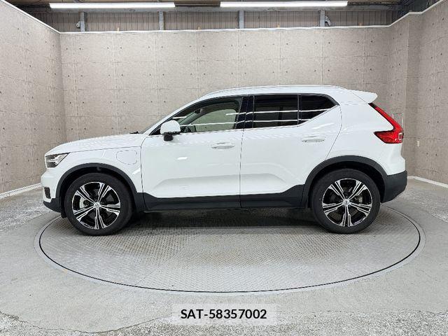 Volvo XC40 2022-06 6615523-9