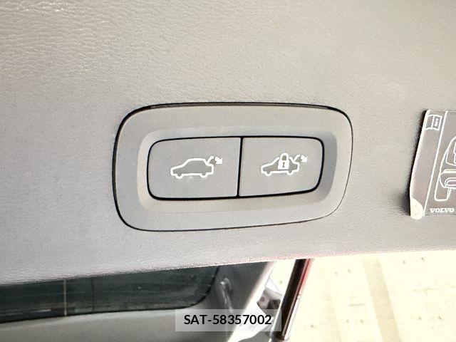 Volvo XC40 2022-06 6615523-13