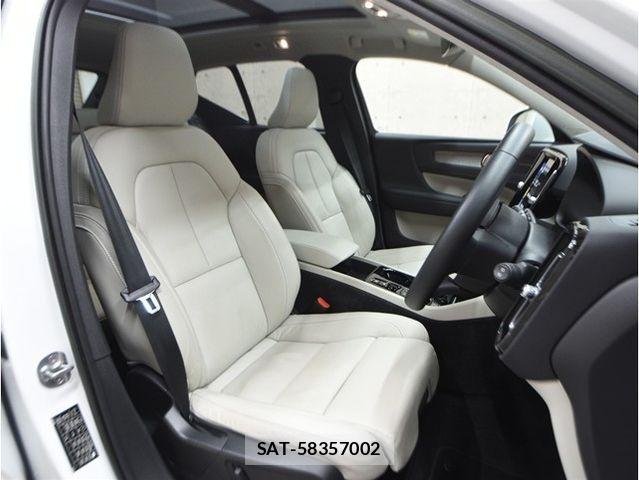 Volvo XC40 2022-06 6615523-3