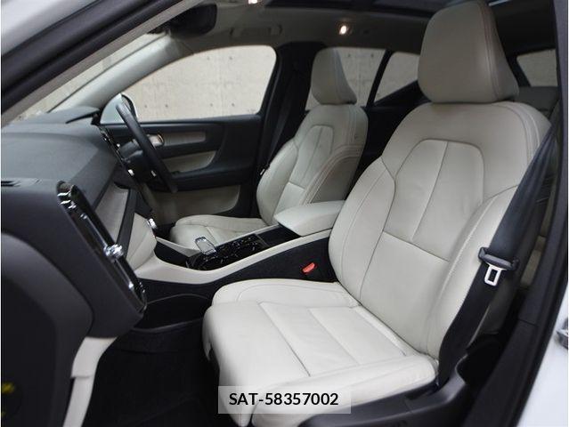 Volvo XC40 2022-06 6615523-4