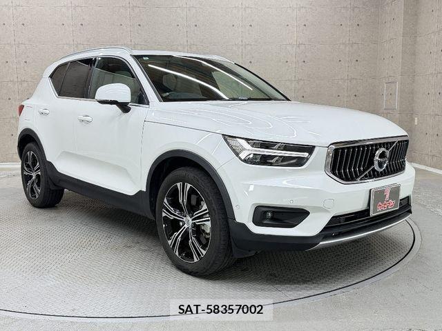 Volvo XC40 2022-06 6615523-7