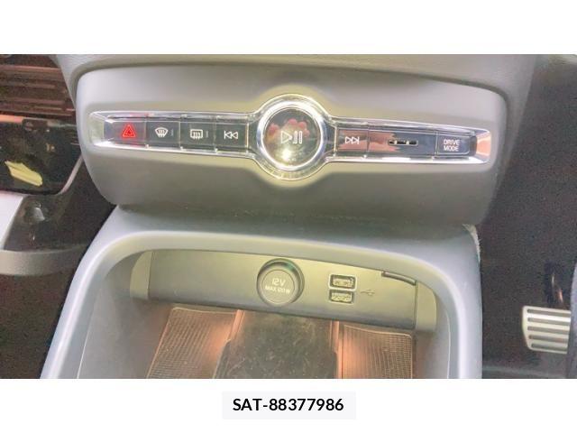 Volvo XC40 2022-03 6615528-14