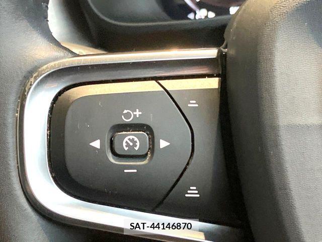 Volvo XC40 2020-05 6615534-7