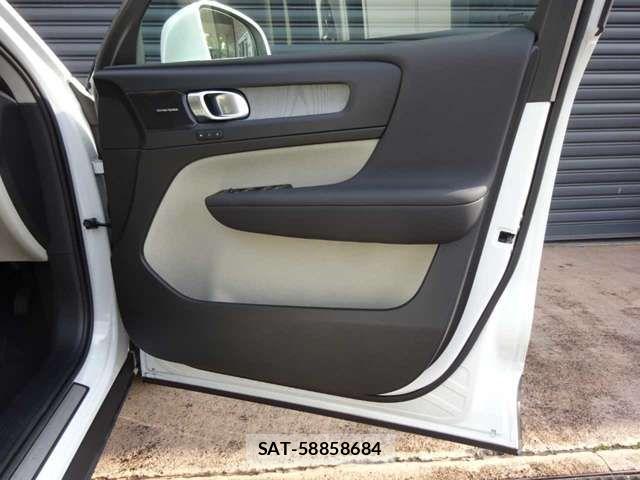 Volvo XC40 2023-03 6615522-16
