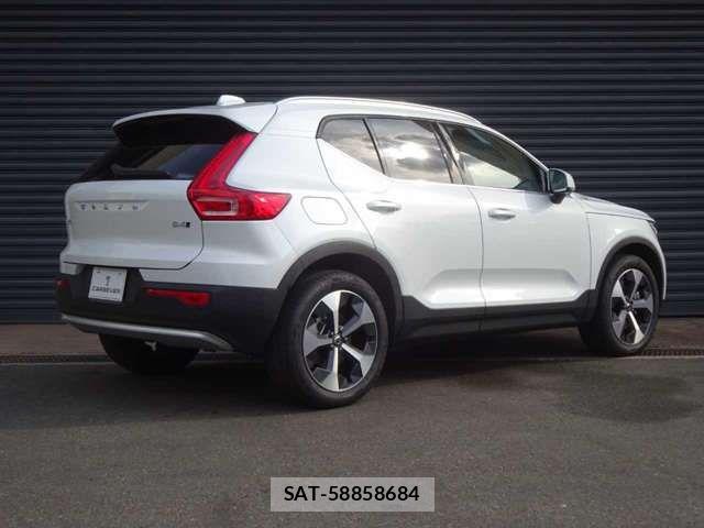 Volvo XC40 2023-03 6615522-6