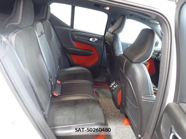 Volvo XC40 2018-06 6674062-23