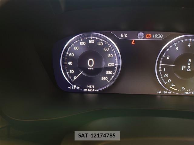Volvo XC40 2021-08 6678658-21
