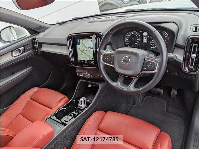 Volvo XC40 2021-08 6678658-8