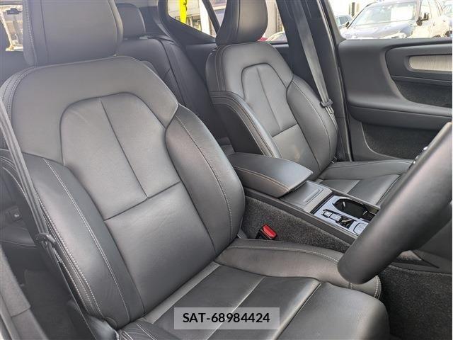 Volvo XC40 2021-09 6678656-9