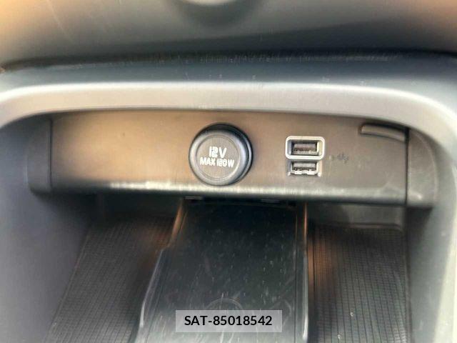 Volvo XC40 2022-07 6717696-10