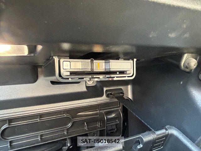 Volvo XC40 2022-07 6717696-13