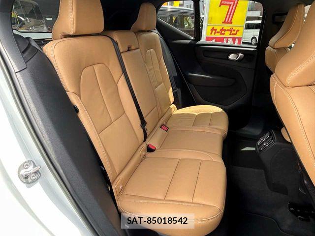 Volvo XC40 2022-07 6717696-18