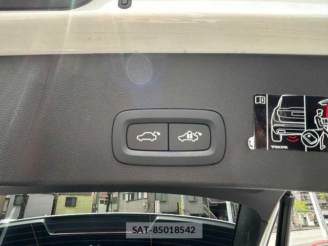 Volvo XC40 2022-07 6717696-21