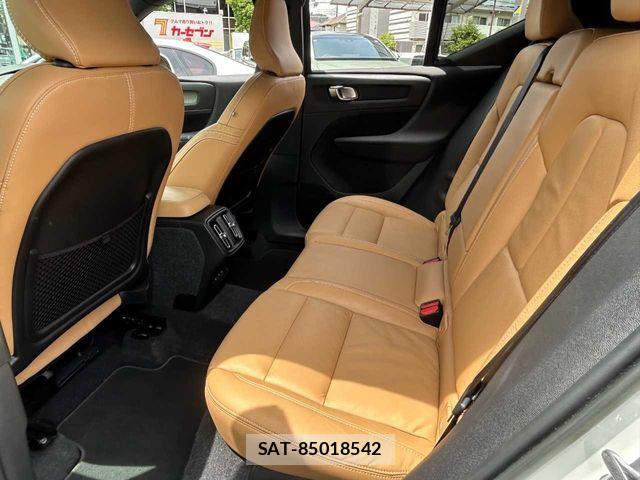 Volvo XC40 2022-07 6717696-22