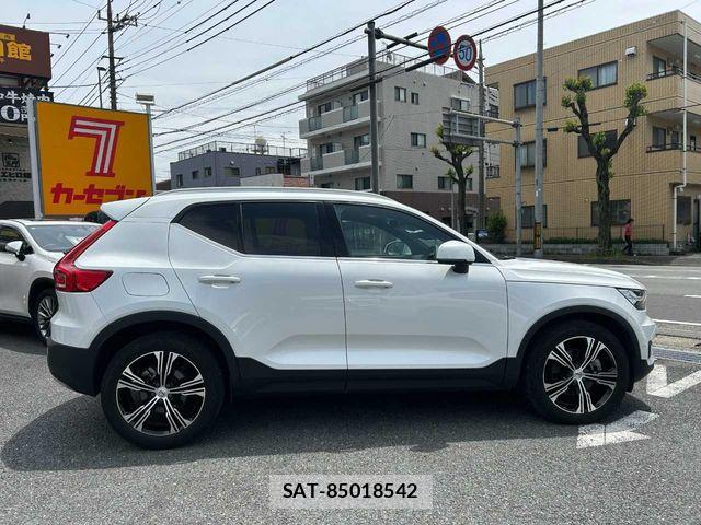 Volvo XC40 2022-07 6717696-26