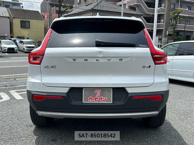 Volvo XC40 2022-07 6717696-28