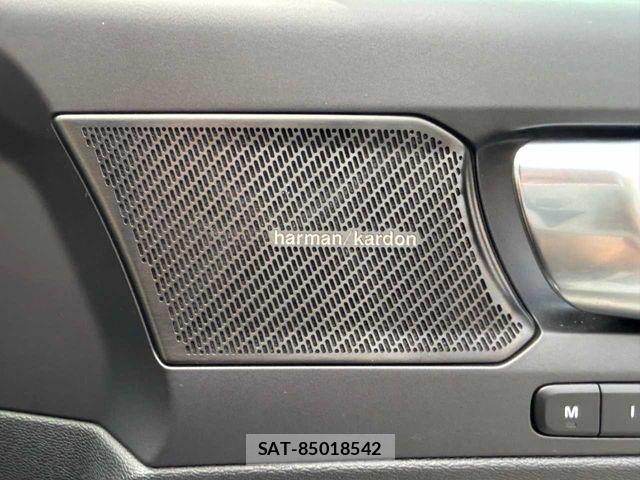 Volvo XC40 2022-07 6717696-2