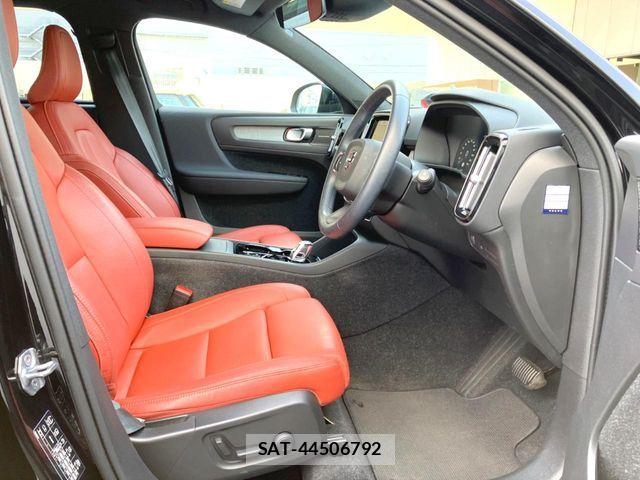 Volvo XC40 2021-05 6753810-11