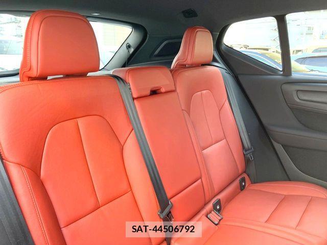 Volvo XC40 2021-05 6753810-12
