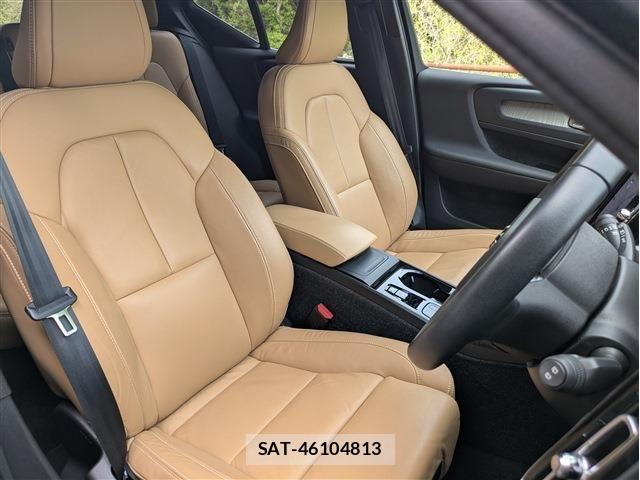 Volvo XC40 2021-07 6817883-9