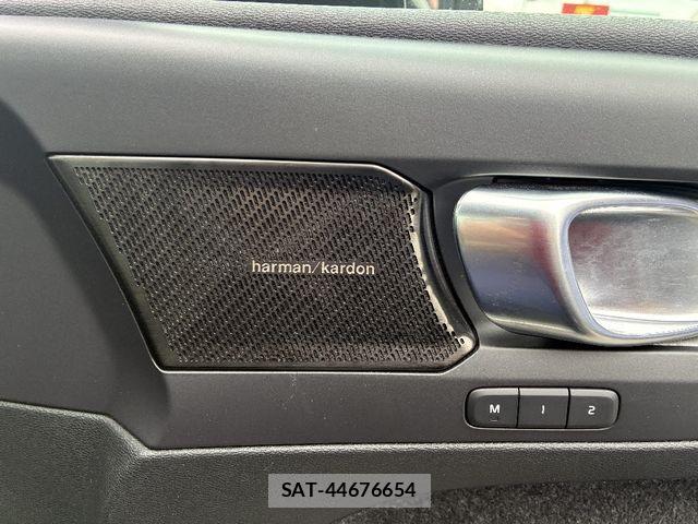 Volvo XC40 2021-08 6817881-23